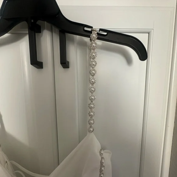 V. Chapman The Gwen Dress in White